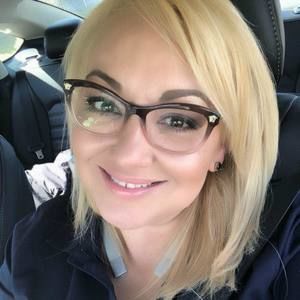 Meet your Posher, Iris